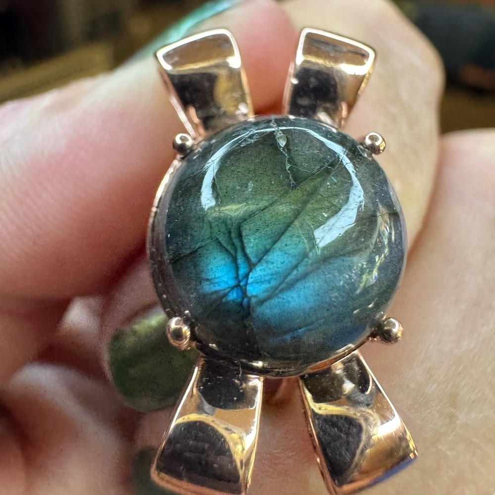 Karis Malagasy Labradorite Love Knot Ring in rolled-gold. 9.40 ctw. Size 8